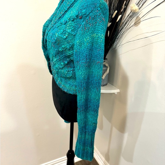 DKNY Jeans sweater in a size large, decorative sequence and a decorative button - Picture 4 of 10